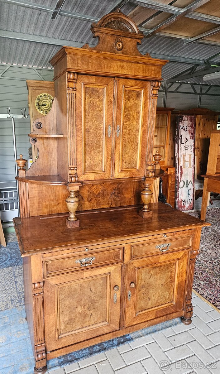 Kredenc starožitný - 6
