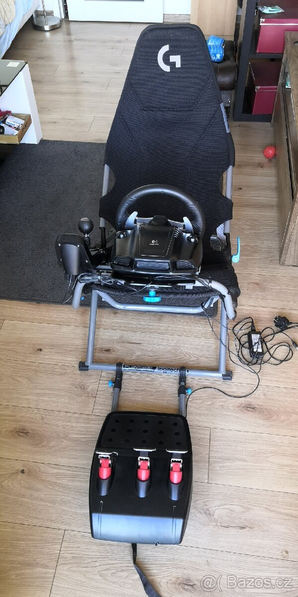 závodní sedacka s volantem G27 - 6