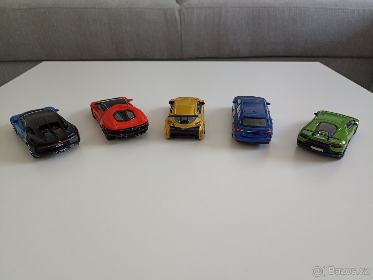 Sbírka autíček - 6