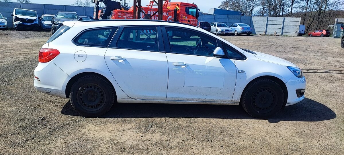 Opel Astra J 1.6 CDTi - 6