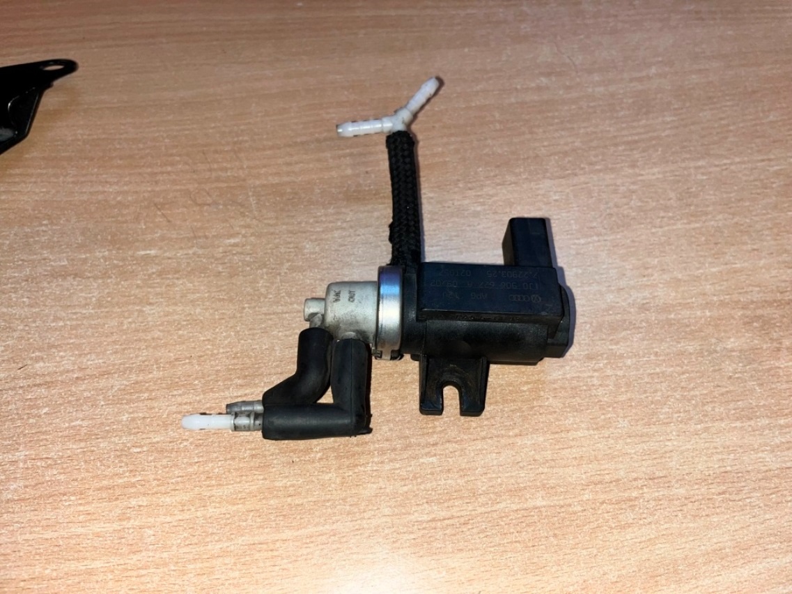 Ventil regulace tlaku turba 1J0906627A - 6
