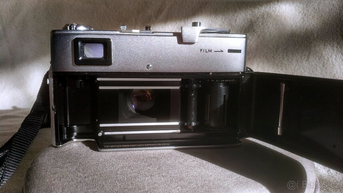 Minolta Hi-Matic 11 Rokkor PF 45 mm f/1,7 35mm fotoaparát - 6