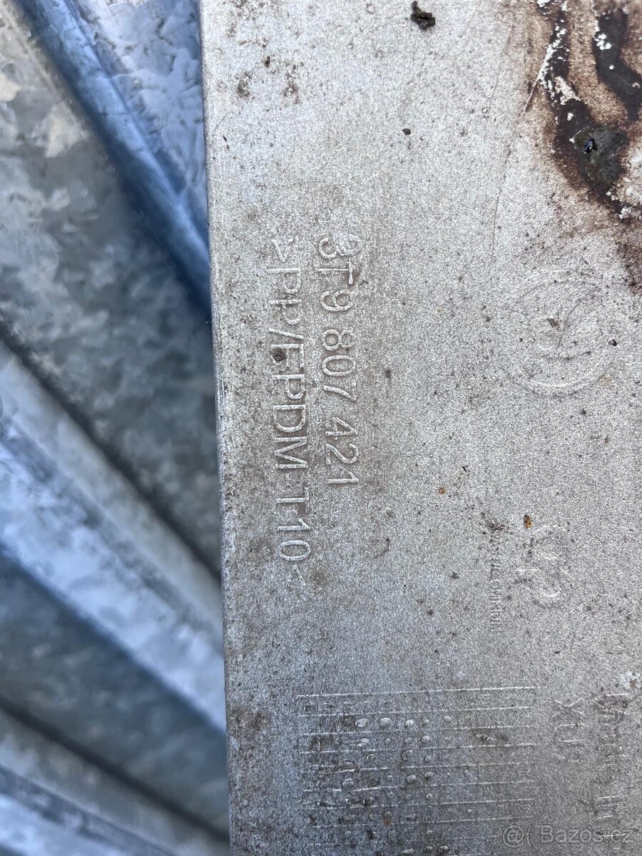 Škoda Superb II kombi zadní nárazník 3T9807421 - 6