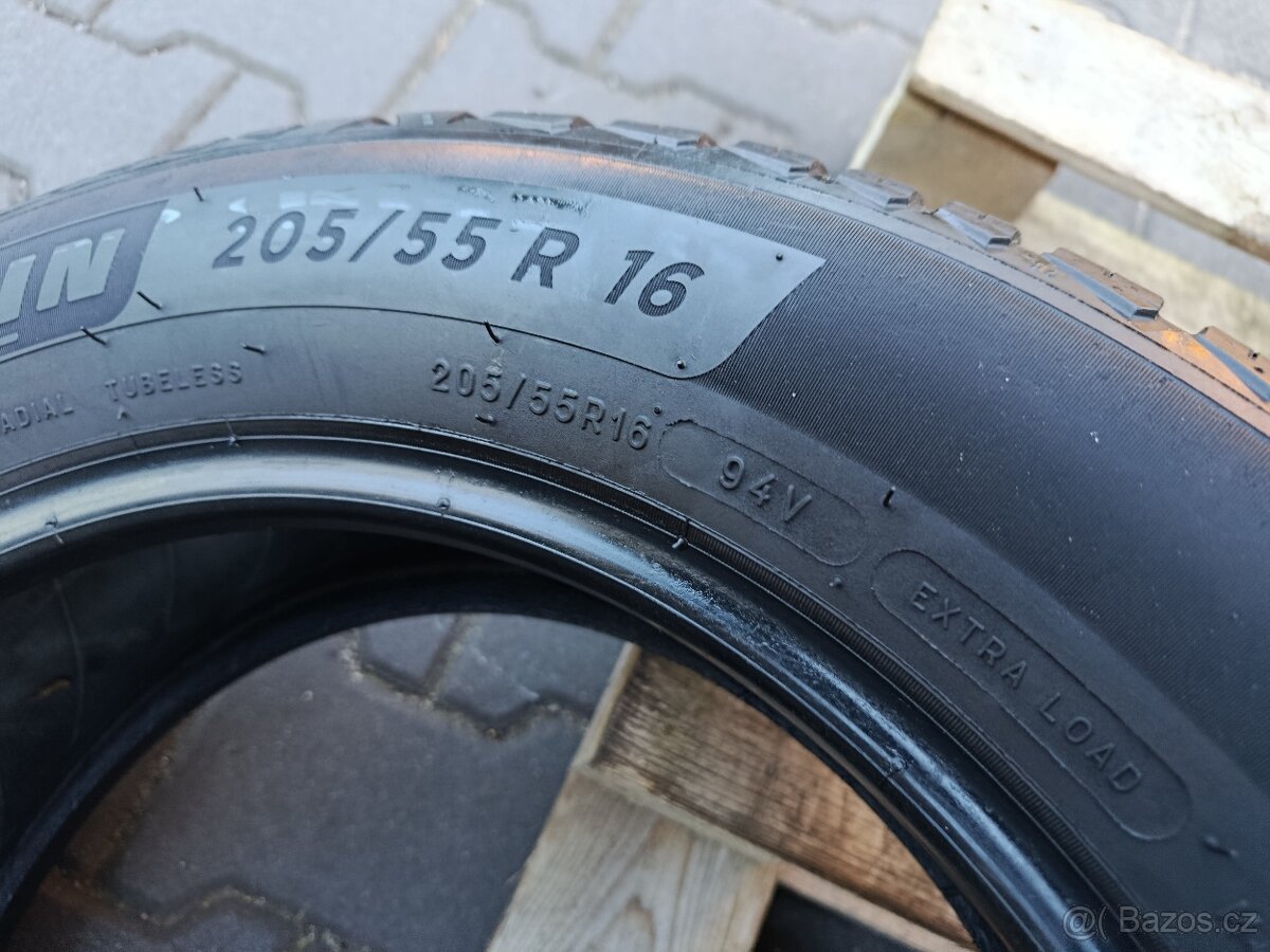 205/55/16 zimní pneu michelin - 6