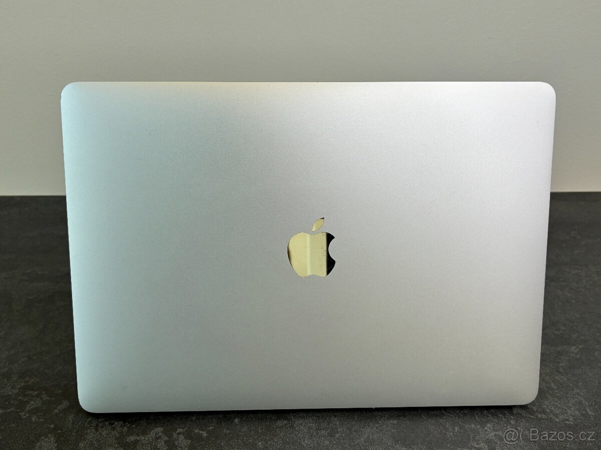 MacBook Pro 13'' 2017 / i5 / 16GB / 256GB SSD - DPH - 6