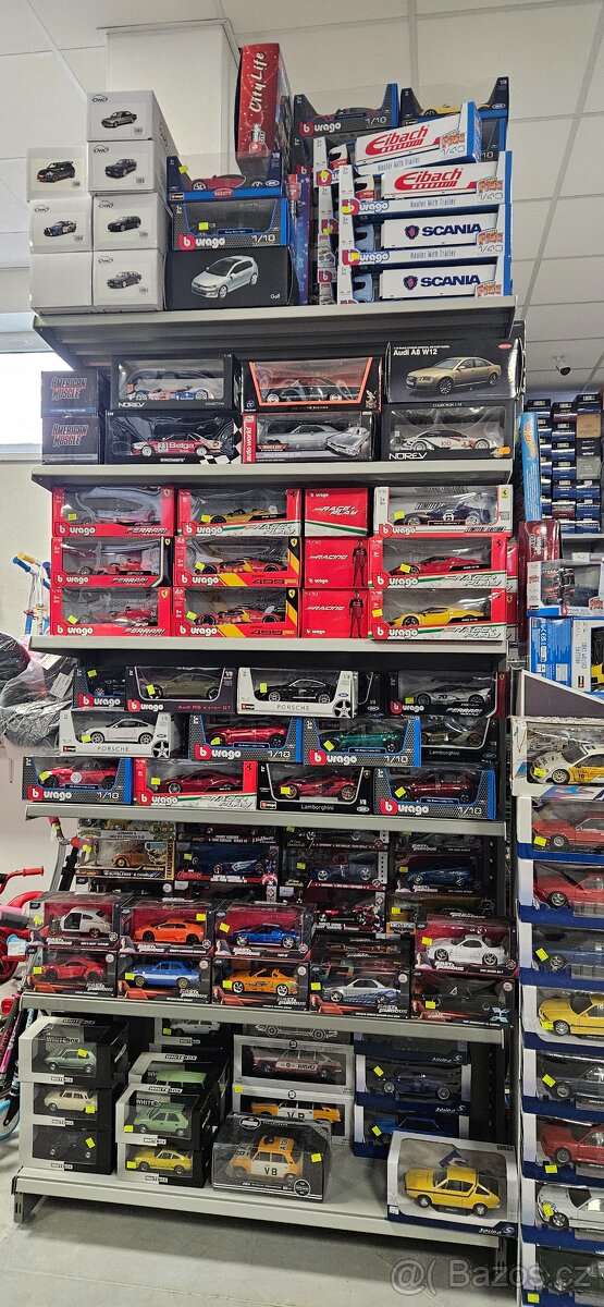 Modely 1:18 - 6