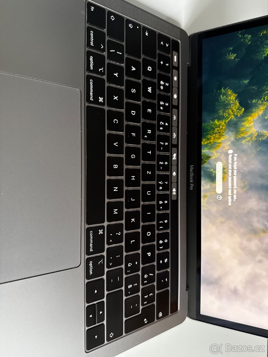 MacBook Pro 13" Touch Bar Space Gray, i5, rok 2019, 8GB RAM - 6