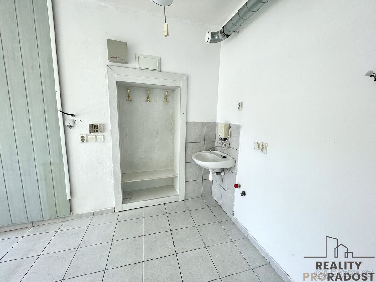 Pronájem obchodního prostoru 20 m2, přízemí, centrum Šternbe - 6