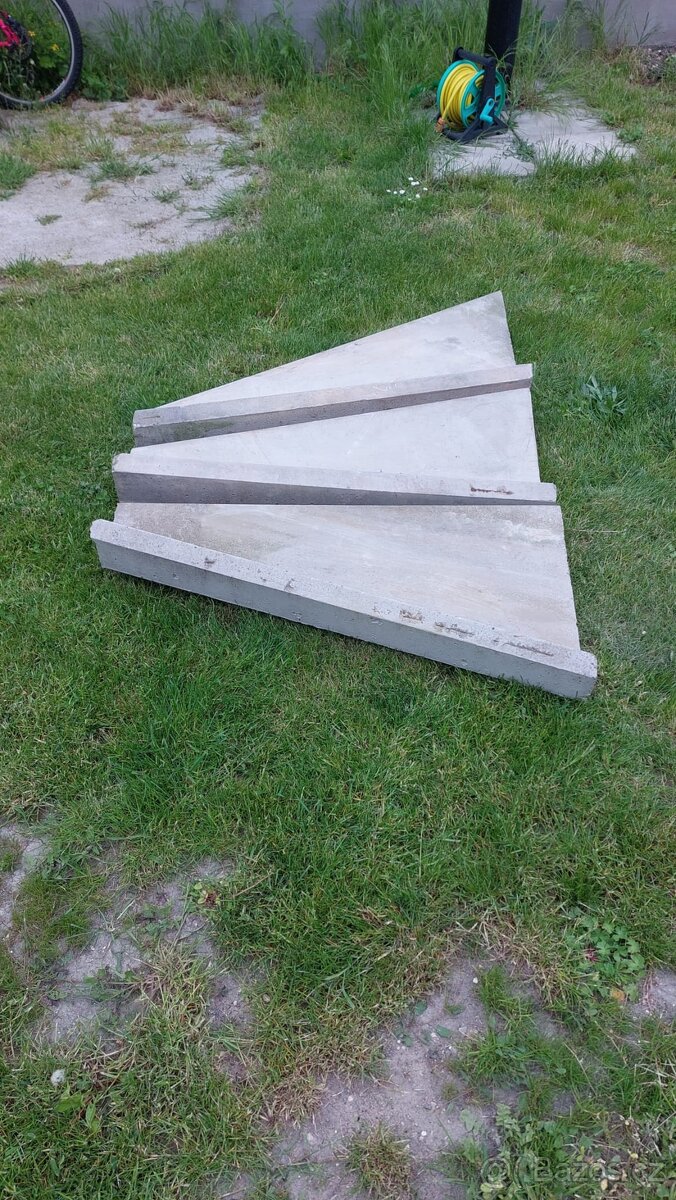 Betonové pravotočivé schody - 6