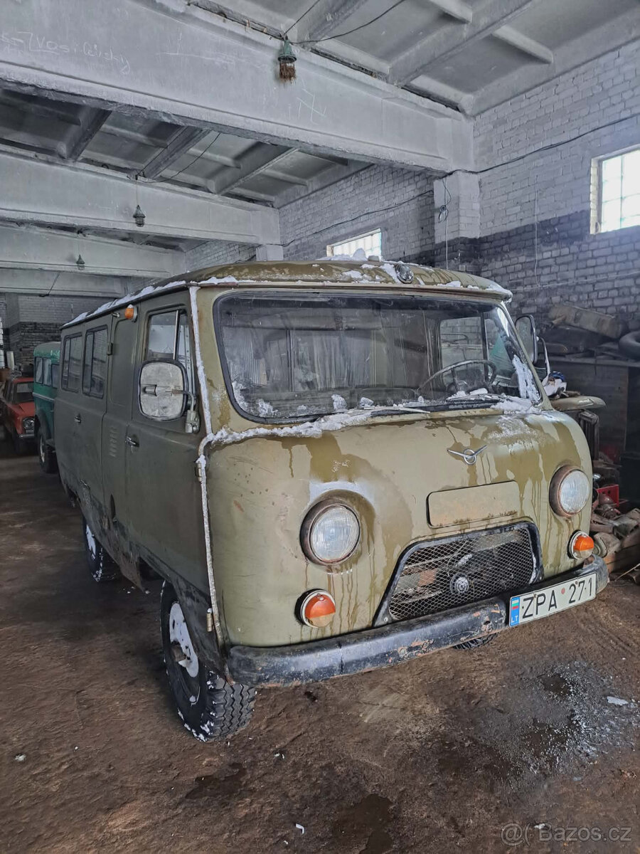 UAZ 452 - 6