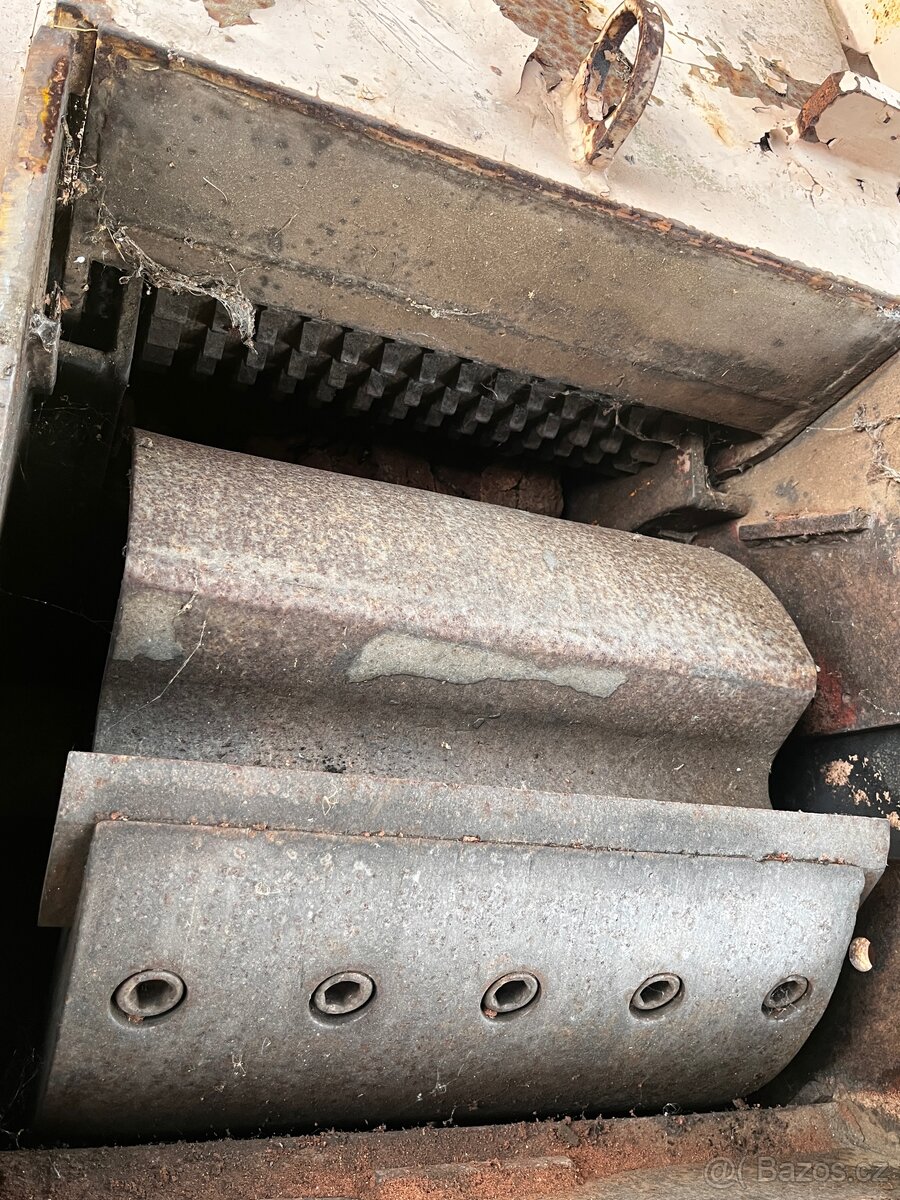 štěpkovač dřeva - 6