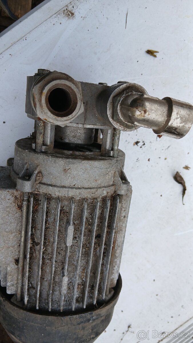 Motor s cerpadlem - 6