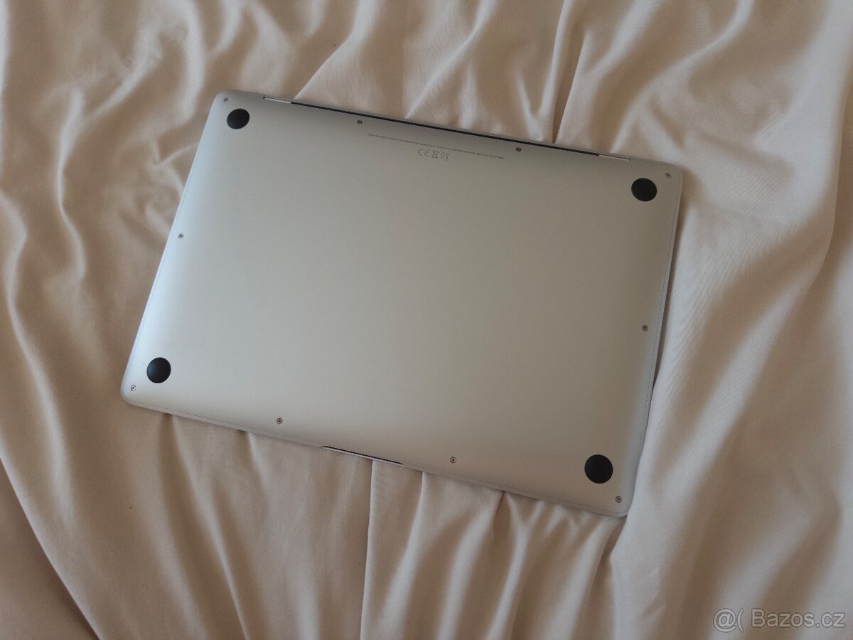Apple MacBook Air M1 8/256 GB - 6