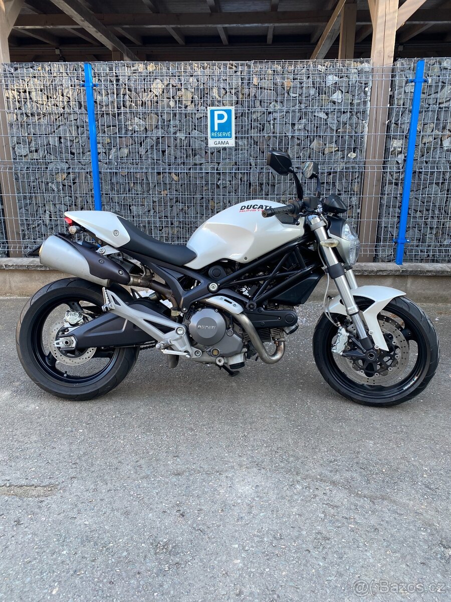 Ducati Monster 696 - 6