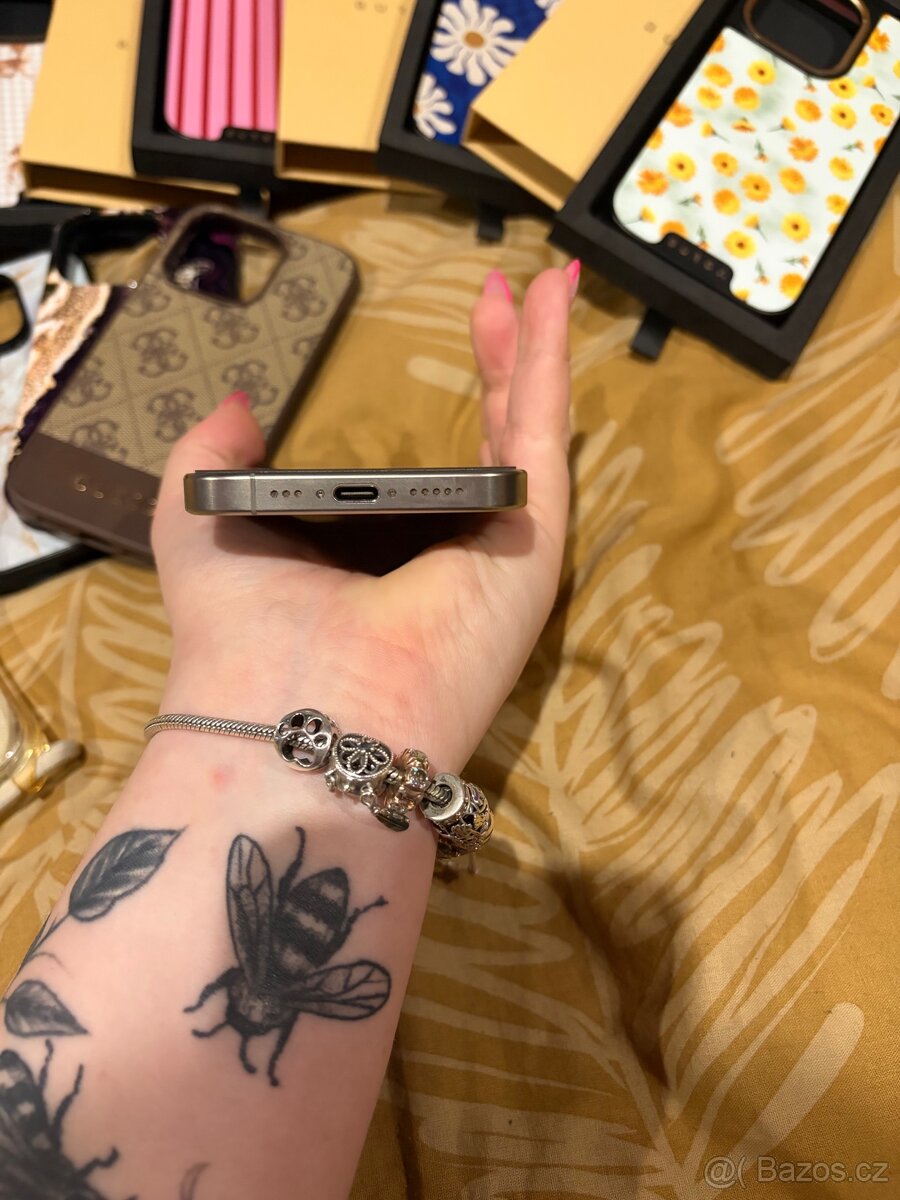 Prodám iPhone 15 pro - 6