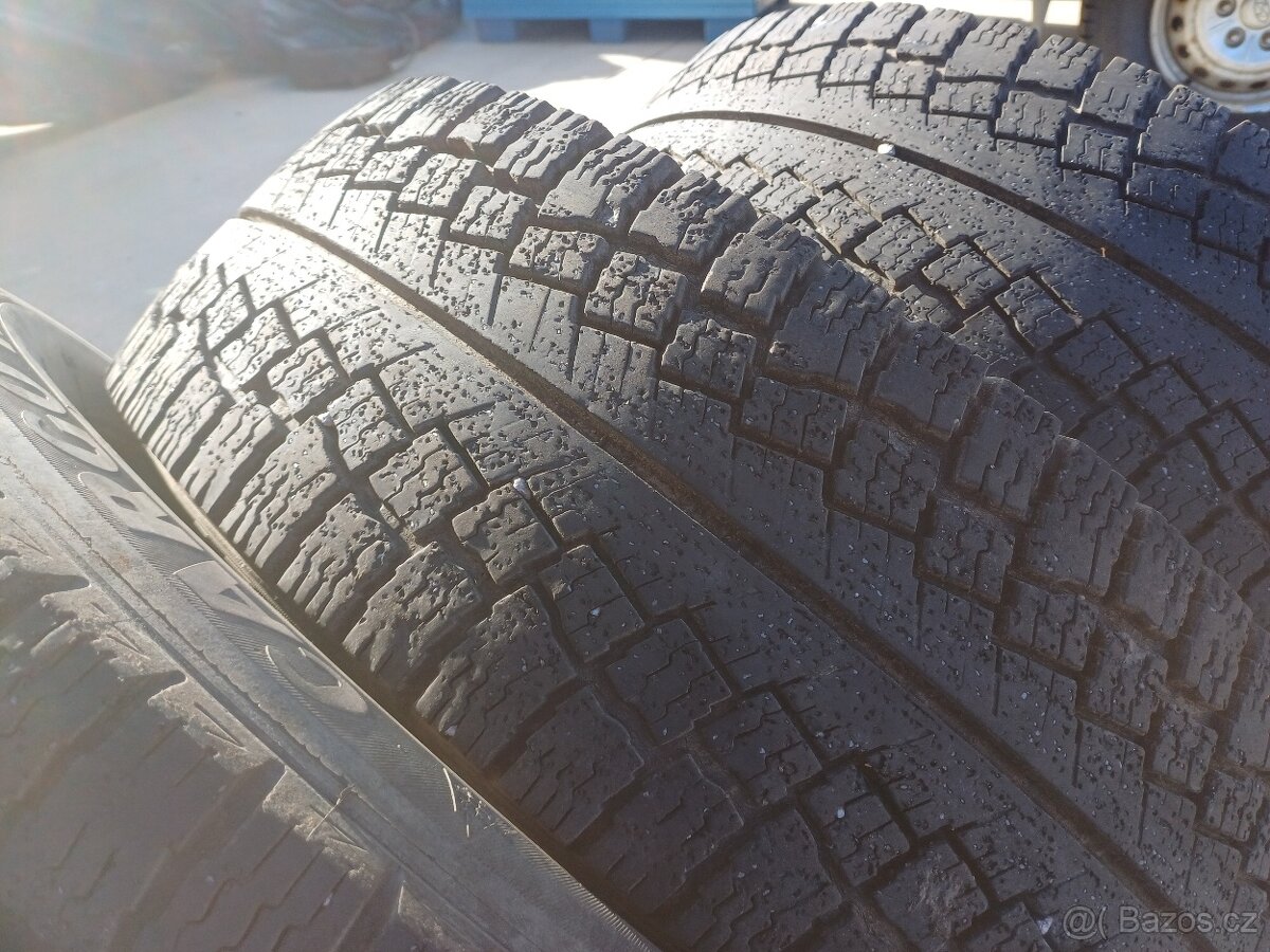 235/65 R16C. Zimní pneu Vraník, Protektor, Cena za sadu - 6