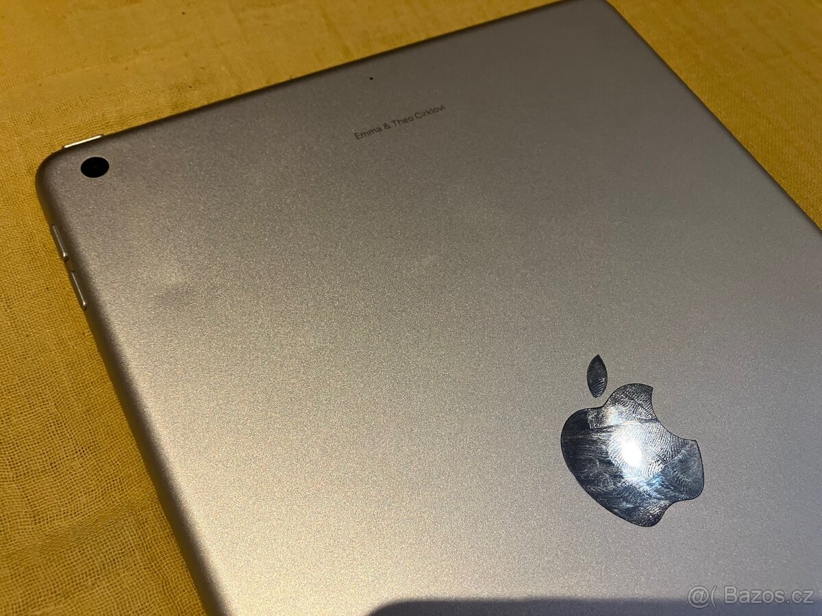 iPad 7. generace - 32 GB - Wifi (A2197) - 6
