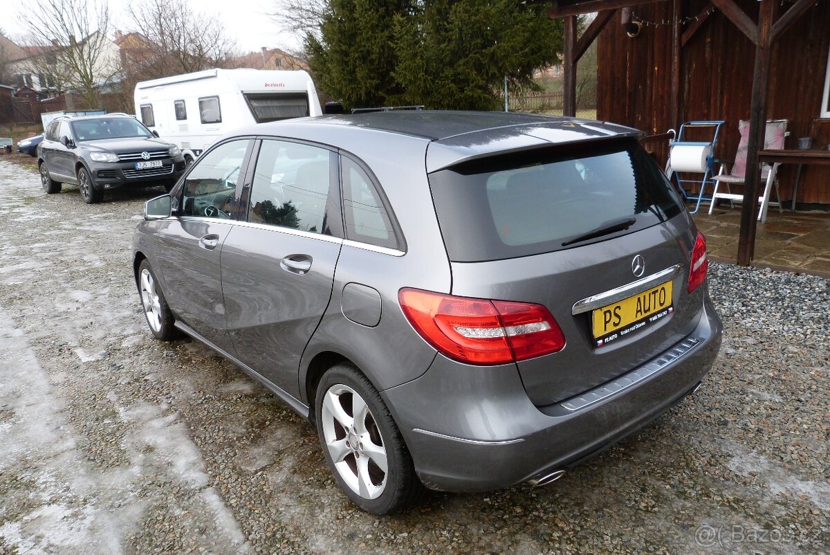 Mercedes B 180 1.6i - 6
