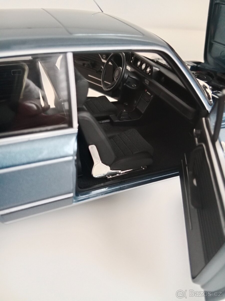 1/18 Minichamps BMW 2002 Tii 1971 - 6