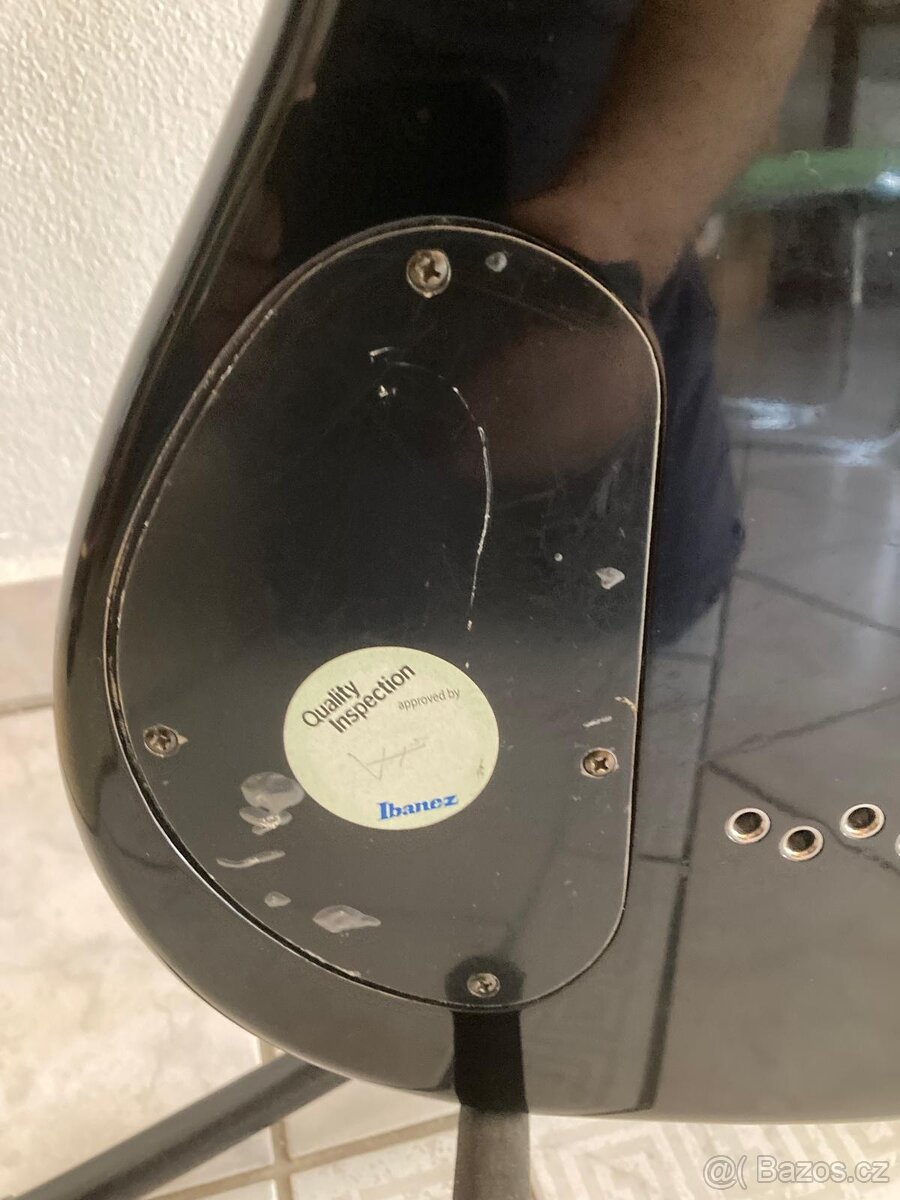 Elektrická kytara IBANEZ SZ320 - 6