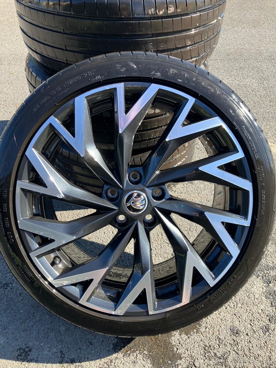 Helix 19" Superb 4 vč. pneu GoodYear - 6