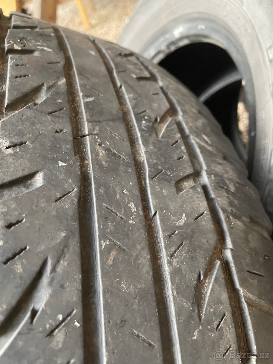 Pneu Nissan Pathfinder 255/65r17 - 6