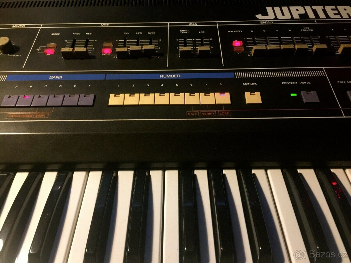 Roland Jupiter 6 - Vintage analogový syntezátor s MIDI, 6 hl - 6