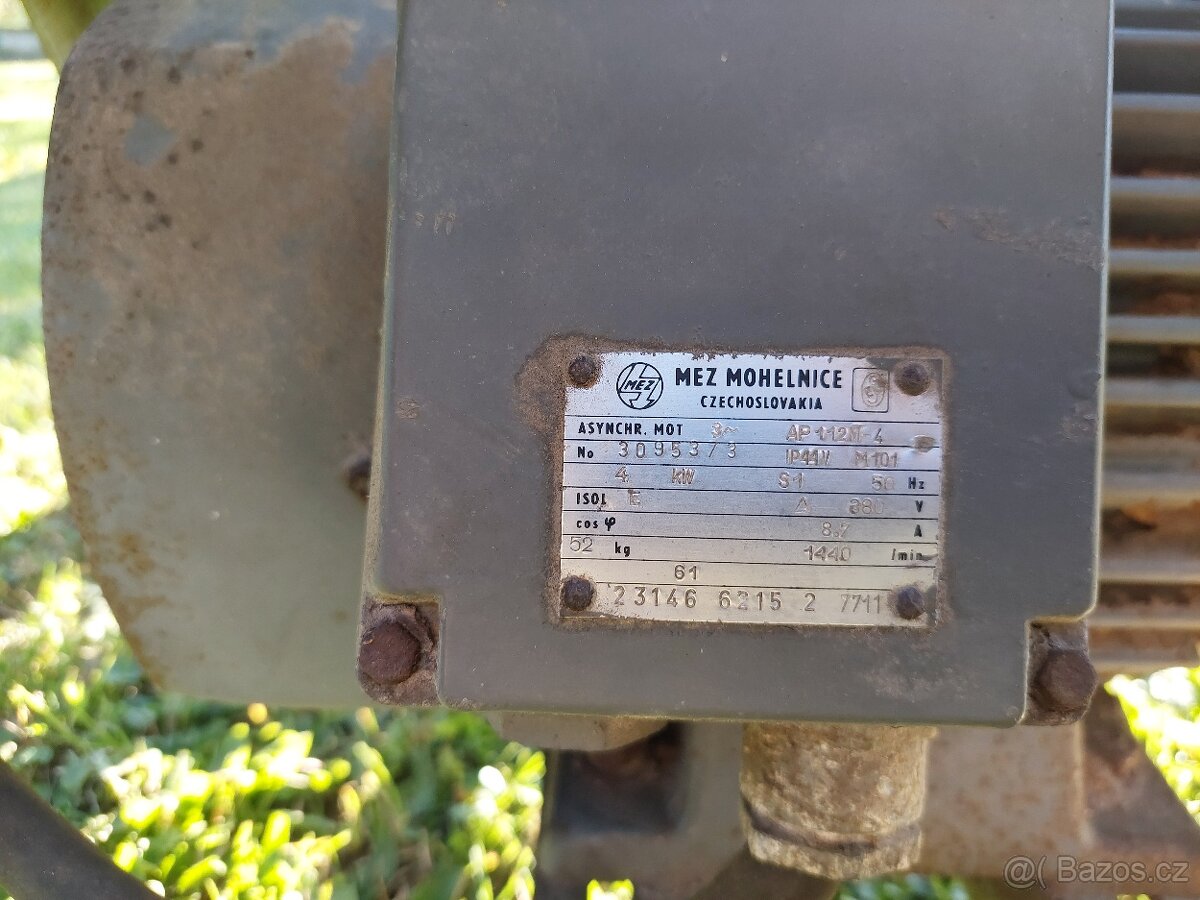 Prodám cirkulárku (cirkulárka) s kolébkou – tovární výroby - 6