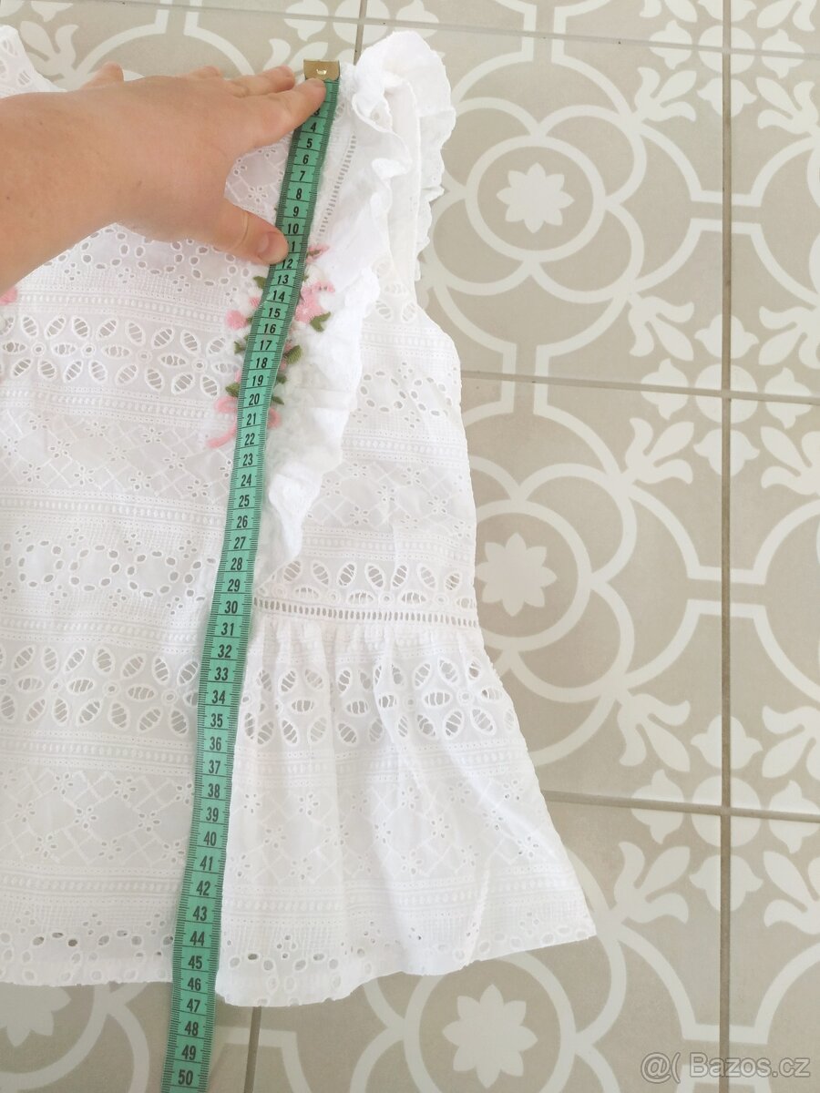 1x oblečená bílá krajková vyšívaná halenka Mayoral 134 - 6