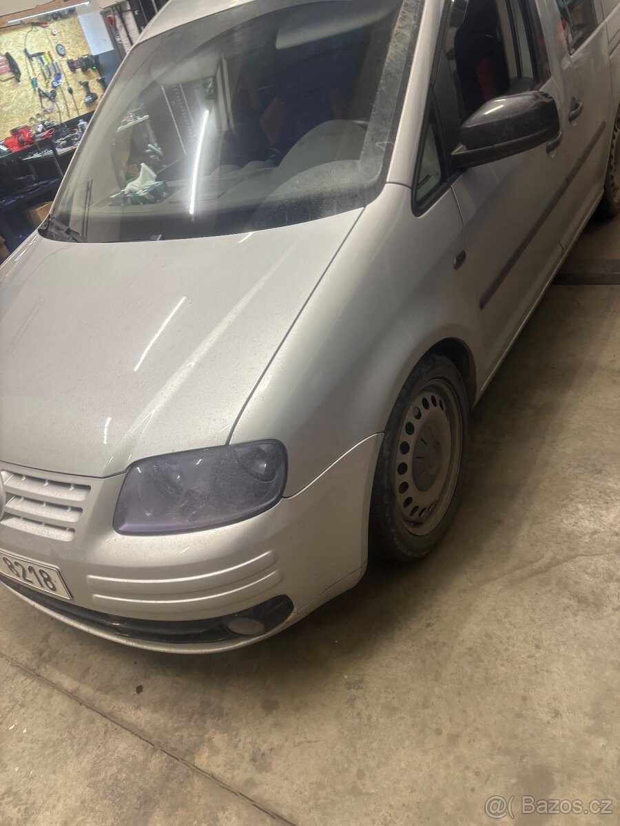 Přední část Caddy 3 - 6