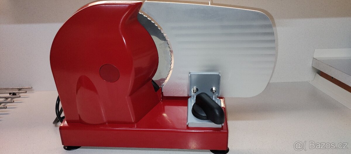 ELEKTRICKÝ KRÁJEČ POTRAVIN - 6