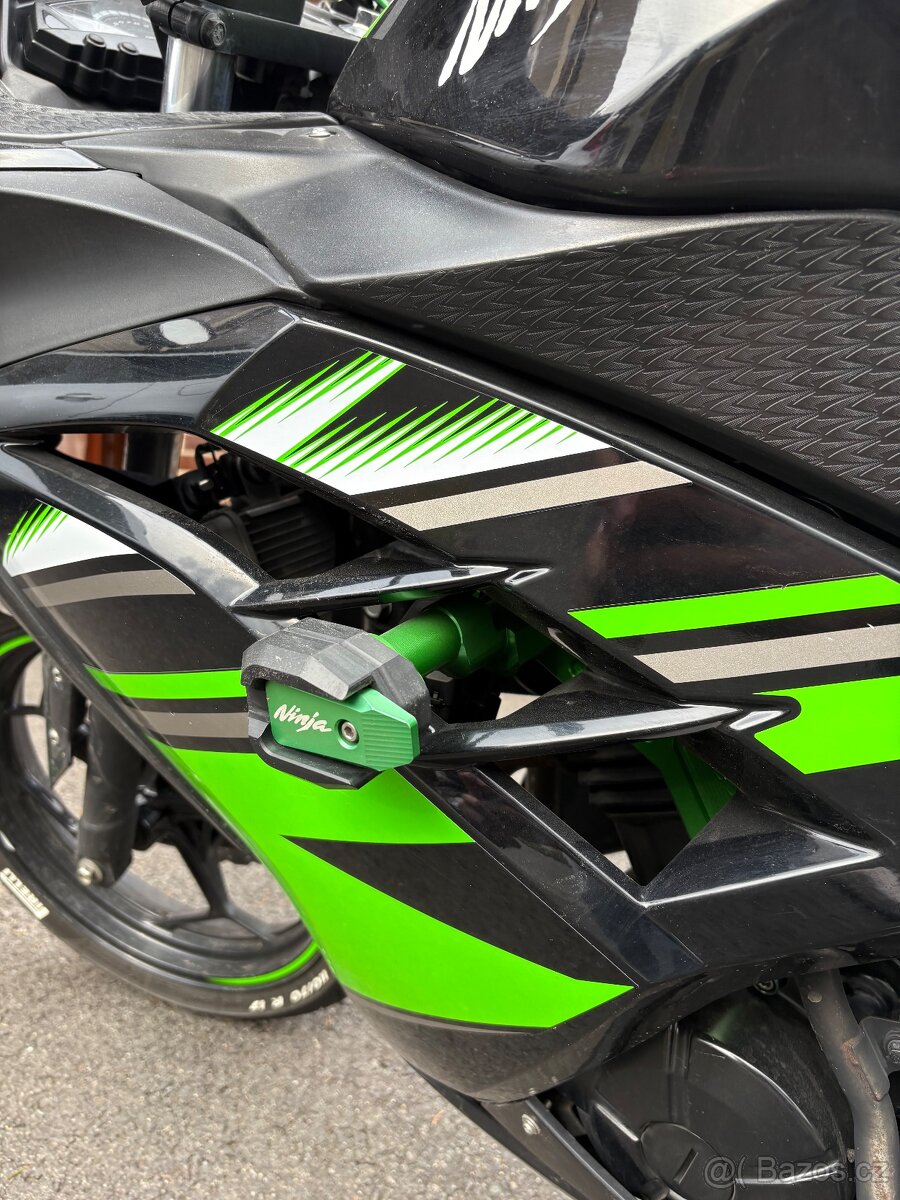 Kawasaki Ninja 300 - 6