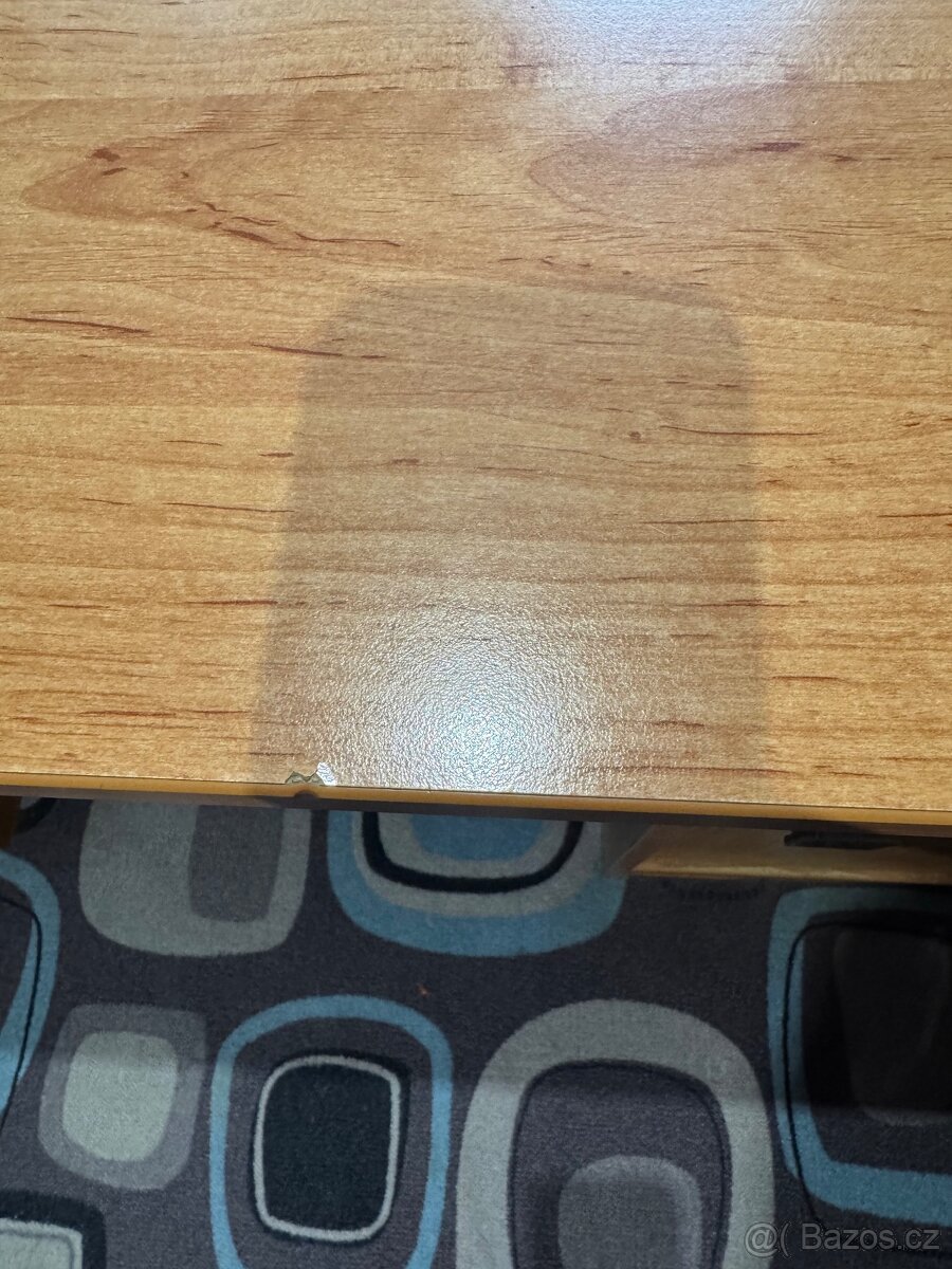 Postel 200x 90 cm, skříň, stůl - 6