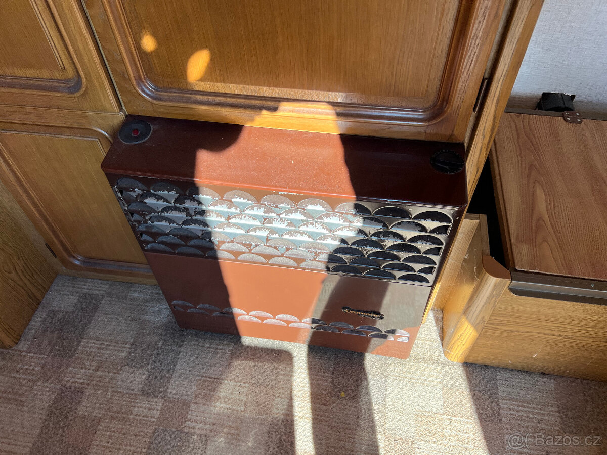 Karavan Burstner CLub-dvounáprava - 6