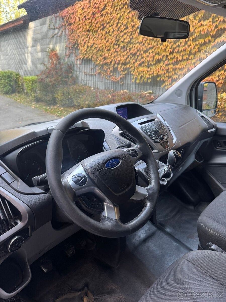 Ford Transit Custom 2.2 TDCi – 6 míst, 2014, tažné 3,1t - 6