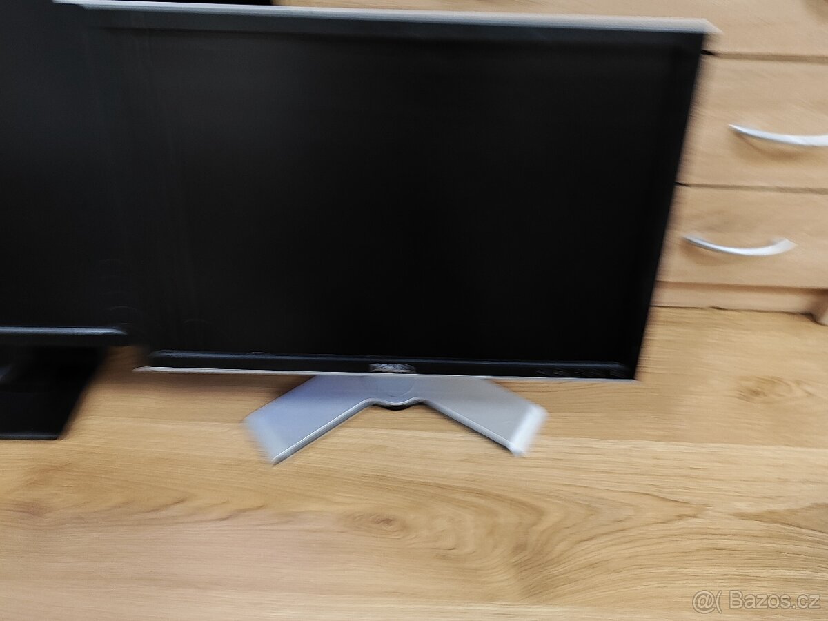 Funkční DELL monitory až 24" USB,DP,DVI a VGA - 6