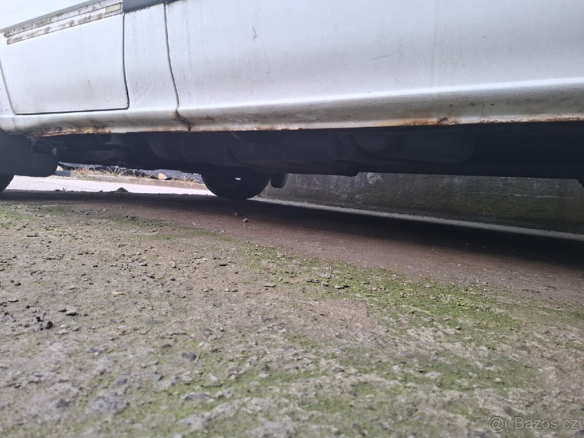 Ford tranzit na opravu 2.2 81kw - 6