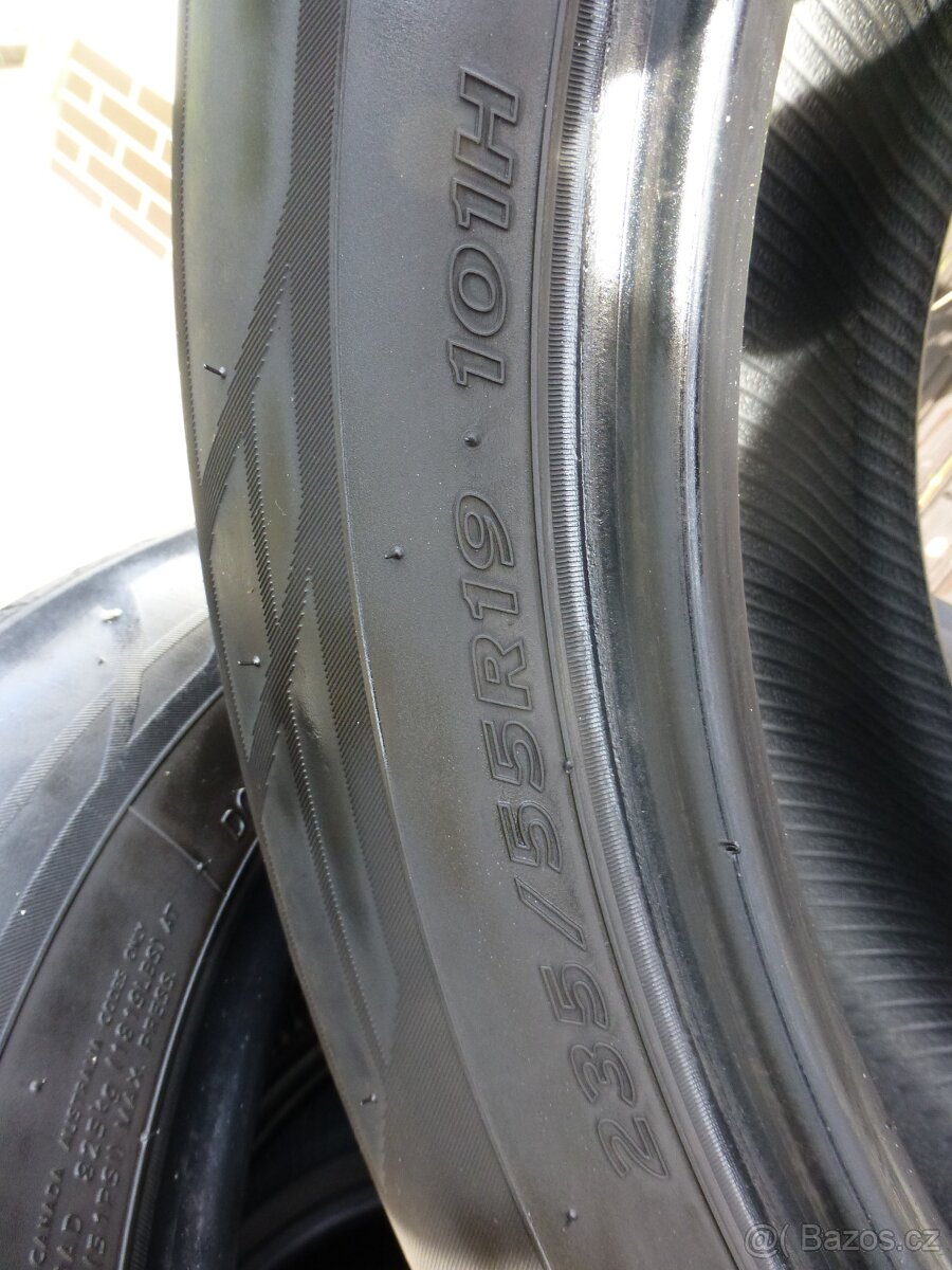 Pneu Hankook 235x55 R19 - 6