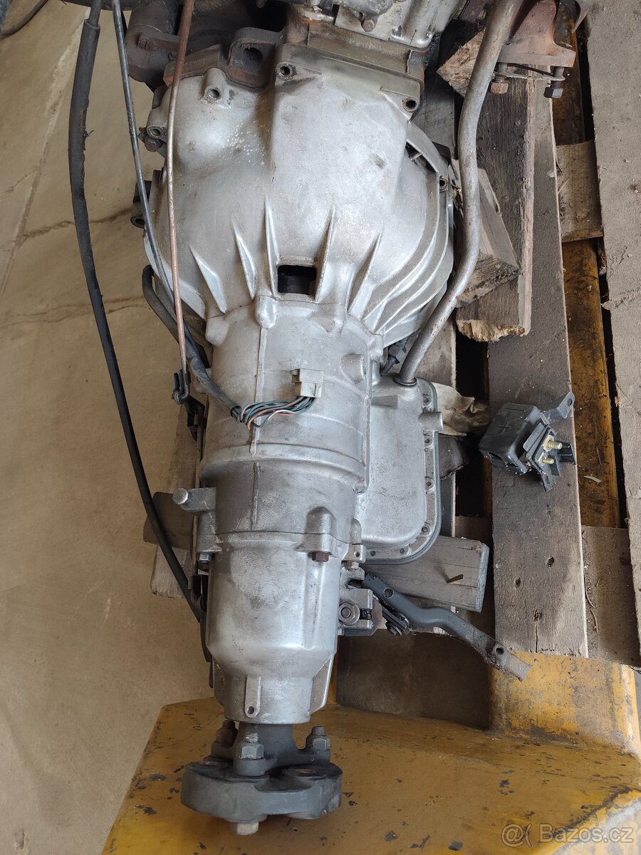 BMW E3 motor m30b25 2500 - 6