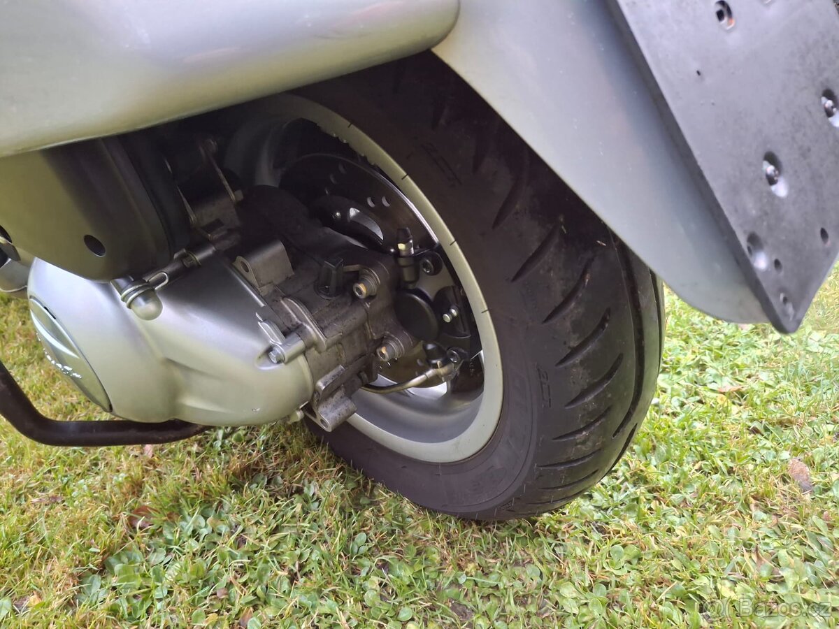 Vespa GTS 300 Touring - 6