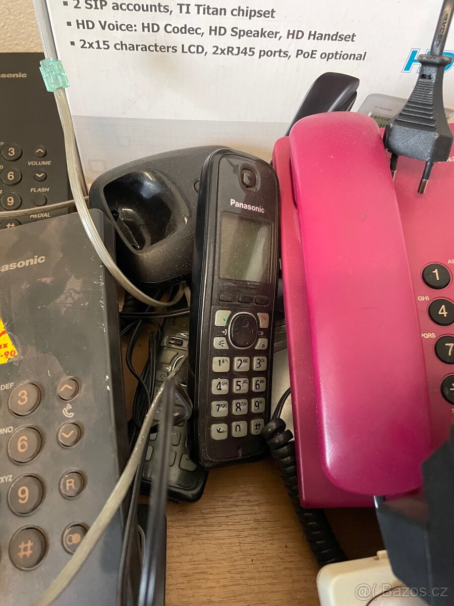 Stolni telefony a telefonni ustredna - 6