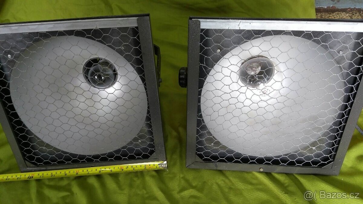 Staré divadelní reflektory - 6