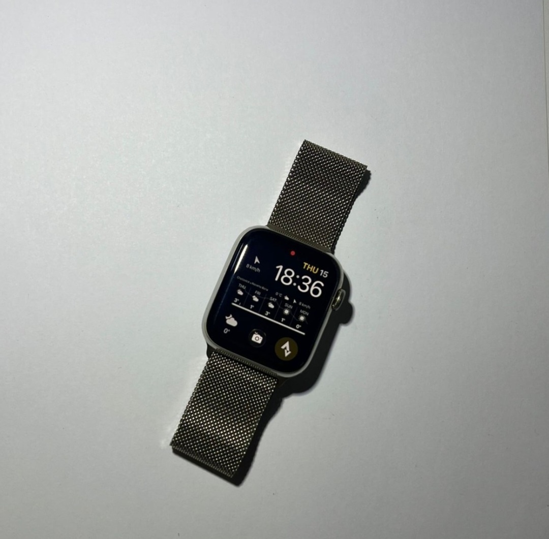 IPhone 13 Pro Alpine & Apple watch 6 - 6