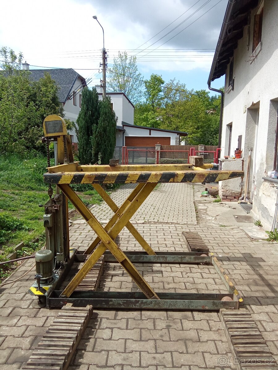 Nůžkový zvedák DDR záruka 2roky - 6