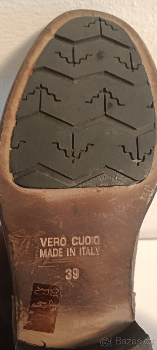 Kotníčkové kožené boty s kožíškem - vel. 39 - 6