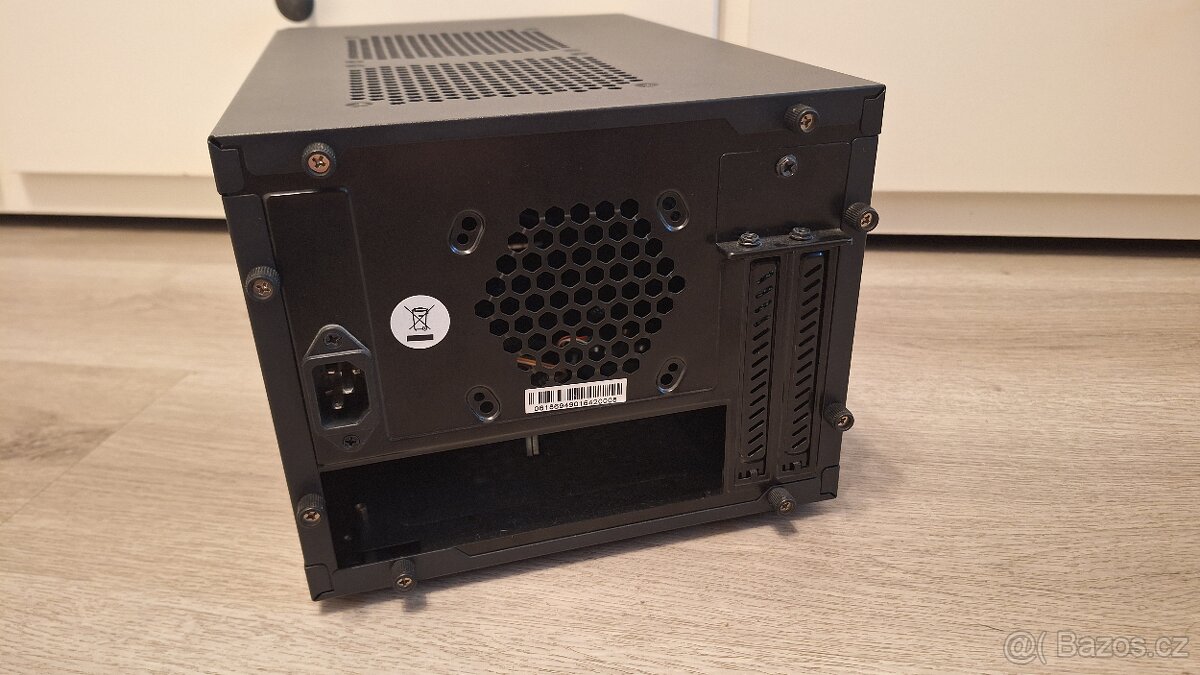 Počítačová skříň Sharkoon C10 - 6
