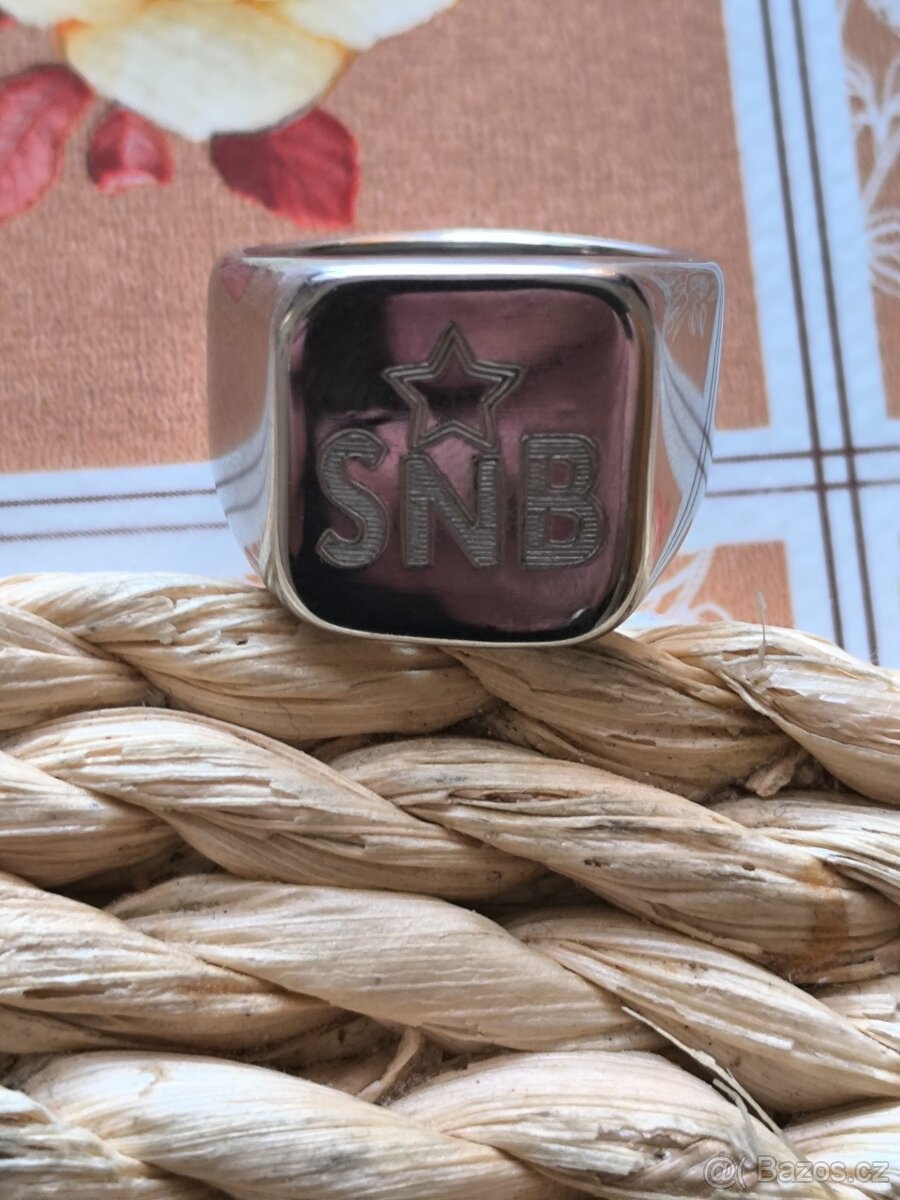 PRSTEN SNB VE STŘÍBRNÉ BARVĚ - 6