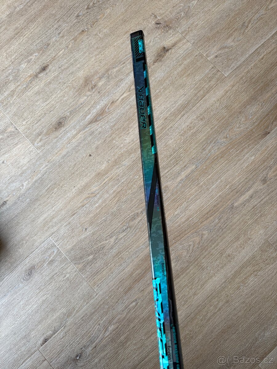 Hokejka Bauer TWITCH, pravá, P28, flex 70 - 6