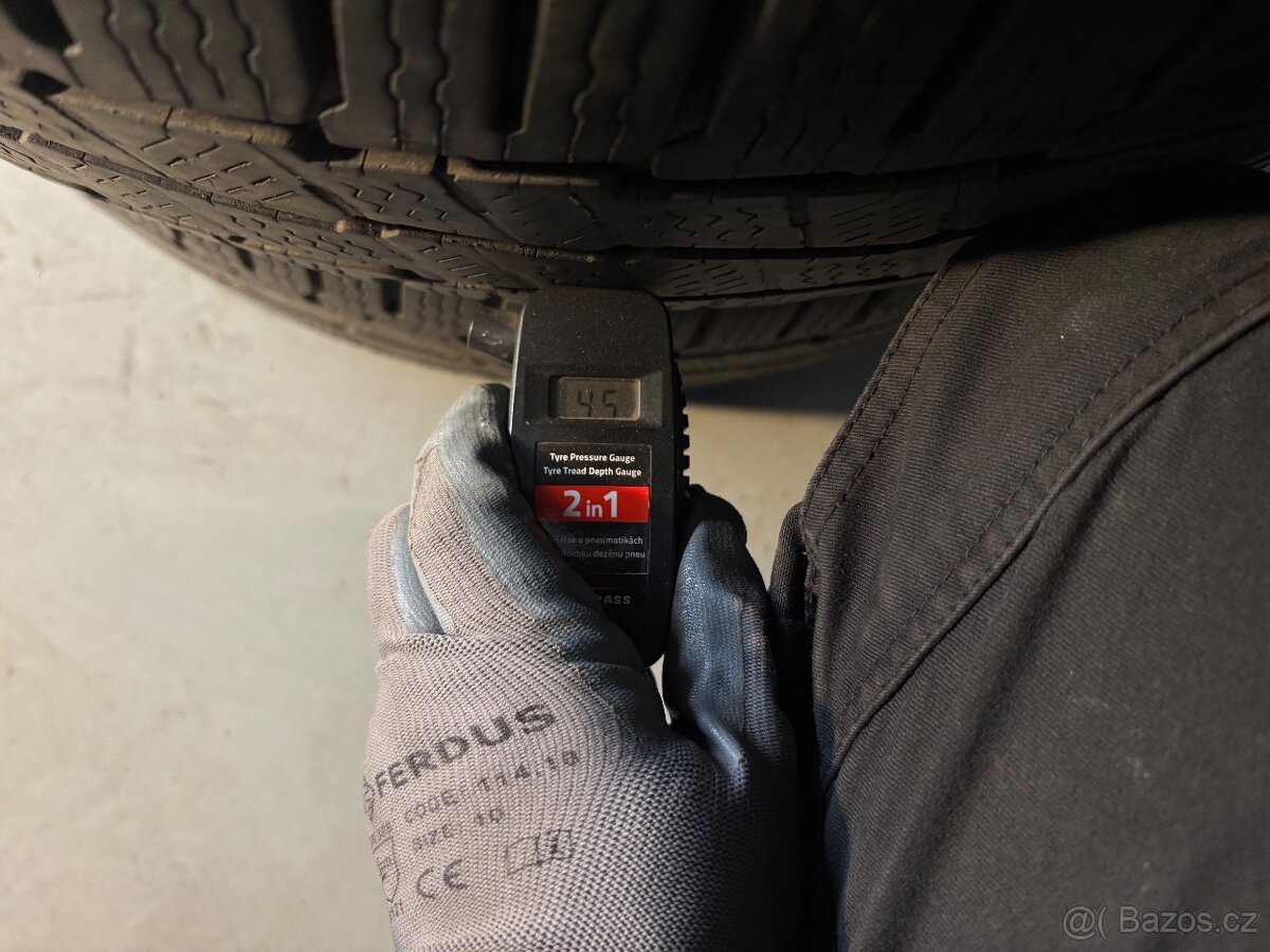 Zimní pneu Michelin 225/75/16C - 6