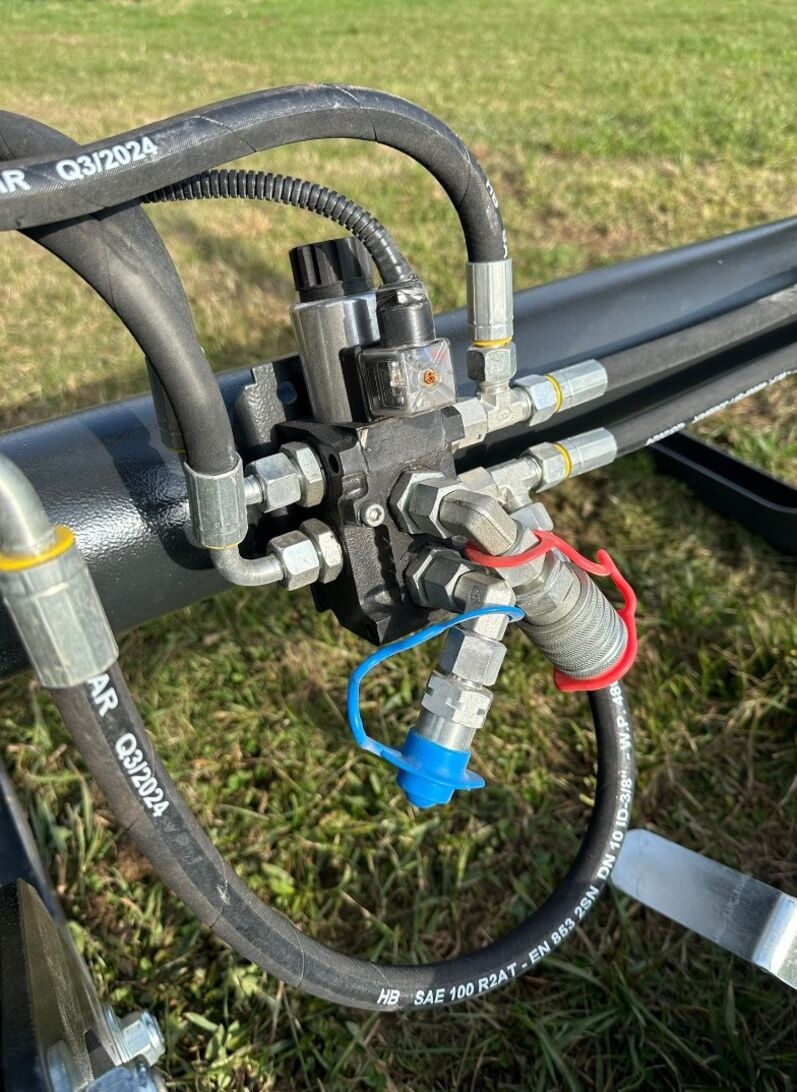 Čelní nakladač HYDRATRAC 1500 - 6